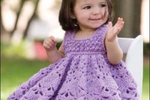 algunas ideas de vestidos para bebes tejidos a crochet