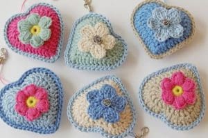 aprende como hacer corazones al crochet con puntos básicos