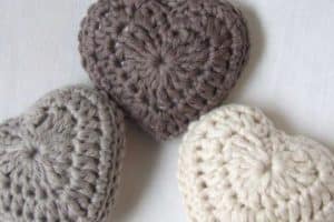 corazones tejidos al crochet 3d