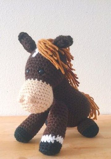 caballos tejidos a crochet infantil