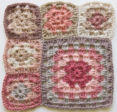 como tejer cuadrados a crochet en combinación