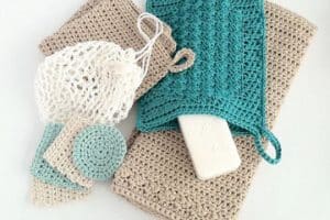 accesorios para baño en crochet estuches