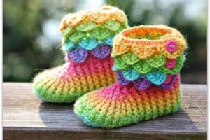 las más adorables botas tejidas a crochet para niña