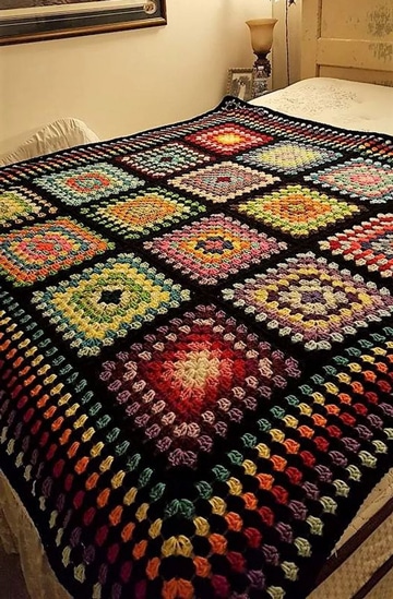 tendidos de cama en crochet super coloridos
