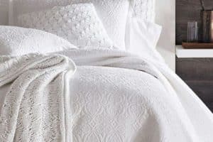 colchas de crochet modernas blancas