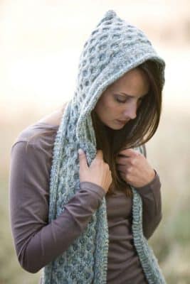 gorros y bufandas tejidas para mujeres