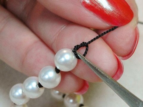cómo se hacen las pulseras de perlas