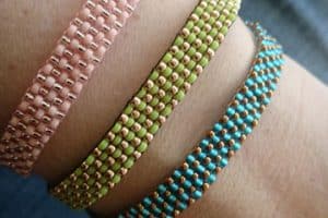 cómo se hacen las pulseras tejidas