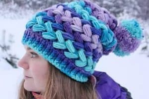 diseños y patrones de gorros tejidos a crochet para mujer