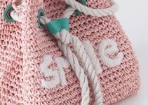originales y modernos bolsos tejidos a crochet para niña