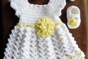 vestidos de nena a crochet con zapatitos