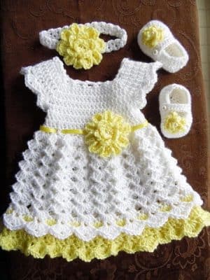 vestidos de nena a crochet con zapatitos