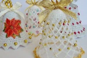 campanas tejidas a crochet decoradas
