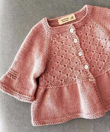 saquitos tejidos para niñas en rosa pastel