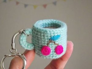 llaveros tejidos a crochet de mini mug