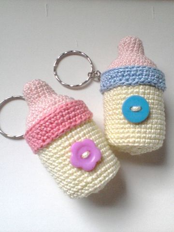 llaveros tejidos a crochet para baby shower
