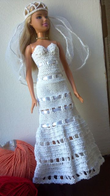 vestidos a crochet para muñecas de novia