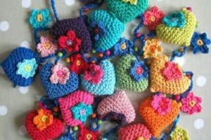 hermosos corazones tejidos a crochet ideales para obsequiar