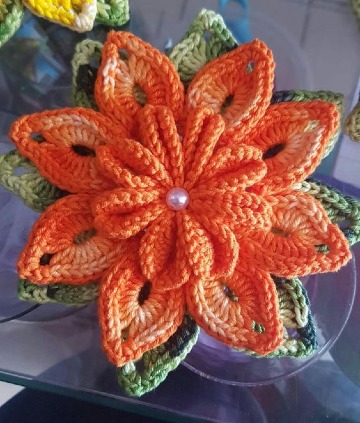 modelos de flores grandes a crochet