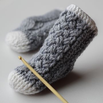 calcetines tejidos a crochet de lana para niños