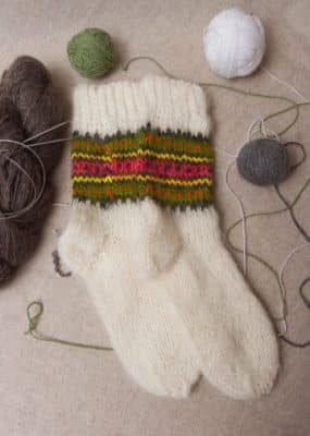 medias de lana tejidas para invierno