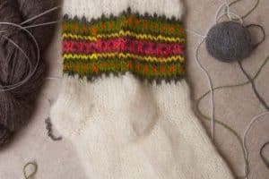 bonitas medias de lana tejidas 2 agujas con punta redonda