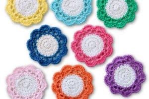 portavasos tejidos a crochet en forma de flor