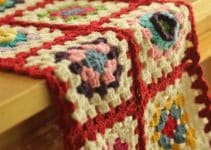 coloridos tapetes a crochet para mesa 2 redondos