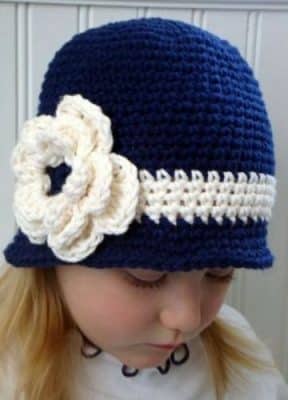 gorros tejidos a crochet para niñas tipo sombrero