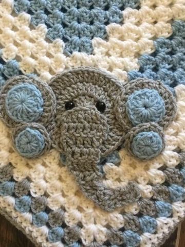 cobijas para bebe tejidas en crochet con figuras tejidas