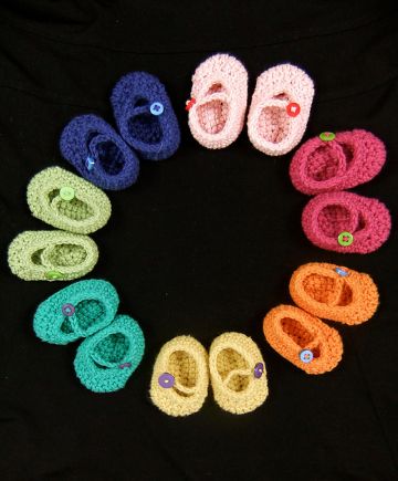 zapatos en crochet para niña coloridos