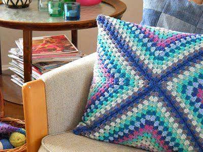 cojines cuadrados tejidos a crochet