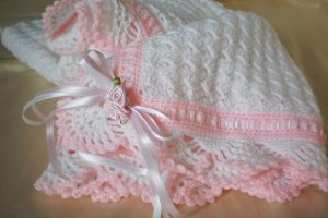3 tiernas mantitas para bebe a crochet