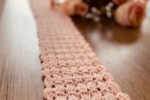 camino de mesa a crochet elegante de 50 cm