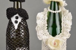 2 modelos de fundas para botellas a crochet