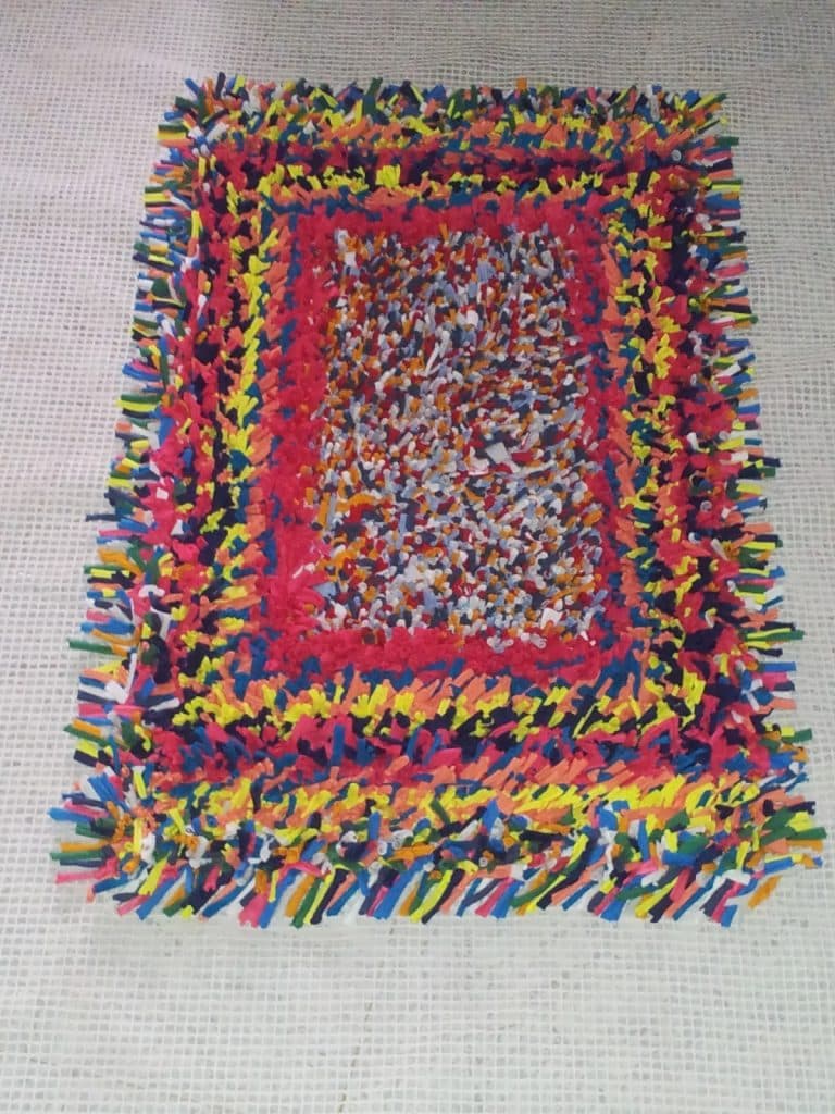alfombra de trapillo de nudos 