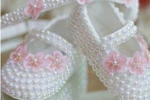 sandalias bebe a crochet perlas