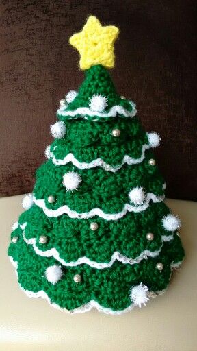 árbol de navidad tejido a crochet decorado