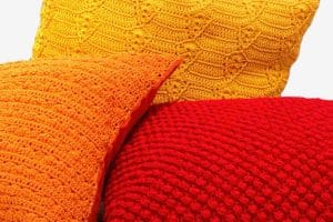 fundas cojines a crochet patrones con relieves