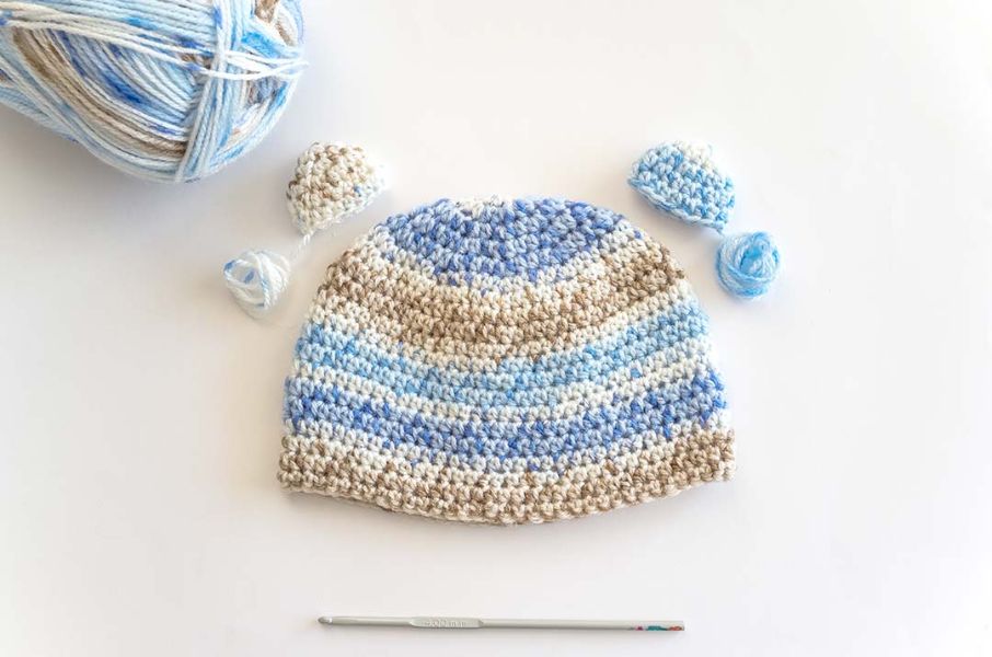 gorras a crochet para bebe a colores