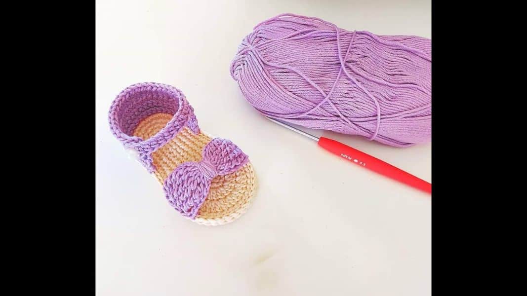 sandalias para bebe a crochet con moño