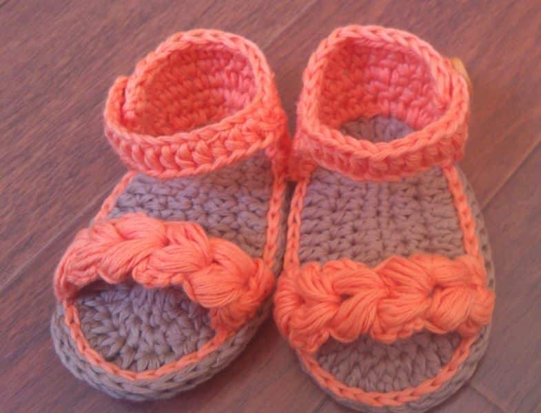 sandalias para bebe a crochet detalle a color